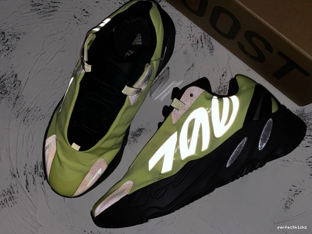Yeezy Adidas FY3727 Boost Phosphor MNVN 700 0709
